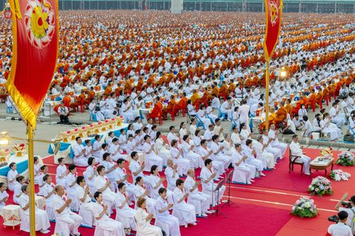 ภาพ No.325120:วันที่ 22 เมษายน พ.ศ.2569 (วันคุ้มครองโลก) พิธีถวายมหาสังฆทาน 40,000 กว่าวัดทั่วประเทศ (ชุดที่ 2) ณ ลานธรรม พระมหาธรรมกายเจดีย์ วัดพระธรรมกาย