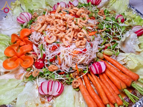 ภาพ No.121290:พิธีถวายภัตตาหารเป็นสังฆทาน แด่คณะพระธรรมยาตราฯ ในโครงการธรรมยาตรากตัญญูบูชา มหาปูชนียาจารย์ พระมงคลเทพมุนี(สด จนฺทสโร) พระผู้ปราบมาร อนุสรณ์สถาน 7 แห่ง ปีที่ 12 วันที่ 30 มกราคม พ.ศ. 2567 ณ สภาธรรมกายสากล วัดพระธรรมกาย