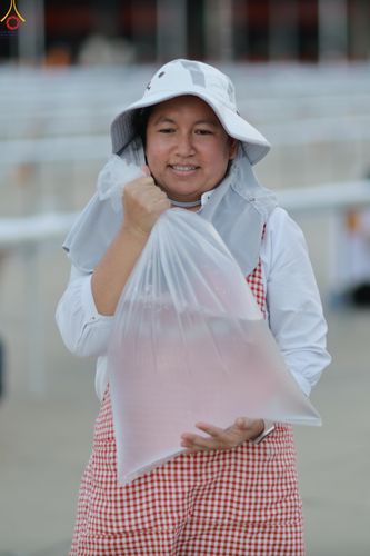 ภาพ No.320471:วันที่ 9 เมษายน พ.ศ.2569 การเตรียมงาน มัดถุงน้ำ ถ่วงขาโต๊ะไทยธรรม เพื่องานถวายมหาสังฆทาน 40,000 กว่าวัดทั่วประเทศ วันคุ้มครองโลก 22 เมษายน พ.ศ.2569 วัดพระธรรมกาย