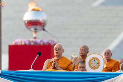 ภาพ No.324054:วันที่ 22 เมษายน พ.ศ.2569 (วันคุ้มครองโลก) พิธีถวายมหาสังฆทาน 40,000 กว่าวัดทั่วประเทศ ณ ลานธรรม พระมหาธรรมกายเจดีย์ วัดพระธรรมกาย