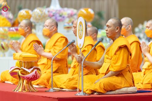 ภาพ No.92362:พิธีทอดกฐินธรรมชัยเพื่อสร้างอาคาร 115 ปี คุณยายอาจารย์มหารัตนอุบาสิกาจันทร์ ขนนกยูง อาทิตย์ต้นเดือนที่ 5 พฤศจิกายน พ.ศ. 2566 ณ วัดพระธรรมกาย จ.ปทุมธานี