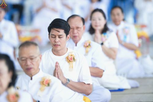 ภาพ No.348312:วันที่ 10 กันยายน พ.ศ.2569 พิธีสวดพระพุทธมนต์ และถวายภัตตาหารเป็นสังฆทาน เนื่องในวันครบ 26 ปี วันคล้ายละสังขาร คุณยายอาจารย์มหารัตนอุบาสิกาจันทร์ ขนนกยูง ณ หอฉันคุณยายอาจารย์ฯ วัดพระธรรมกาย