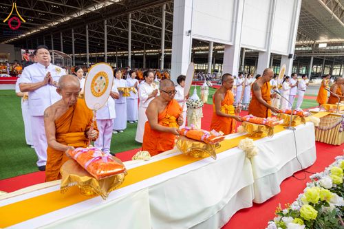 ภาพ No.316591:วันอาทิตย์ที่ 29 มีนาคม พ.ศ. 2569 พิธีทอดผ้าบังสุกุลและพิธีชำระร่าง โยมพ่อณรงค์ จินตมากุล  สิริอายุ 99 ปี 11 เดือน โยมบิดา พระครูปลัดรัตนวีรวัฒน์ (รังสฤษดิ์ อิทฺธิจินตโก) ที่ปรึกษาเจ้าคณะจังหวัดปทุมธานี เจ้าอาวาสวัดพระธรรมกาย  ณ ฌาปนสถานชั่วคราว ทางเข้า 