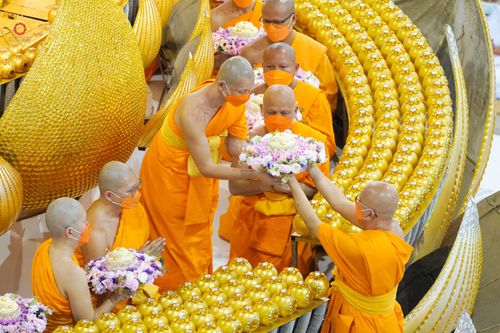 ภาพ No.81624:พิธีหล่อพระประธานเพื่อประดิษฐาน ณ ห้องแก้วสารพัดนึก 2 เนื่องในวันวิสาขบูชา วันเสาร์ที่ 3 มิถุนายน 2566 ณ วัดพระธรรมกาย จ.ปทุมธานี