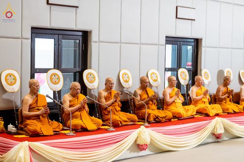 ภาพ No.332328:วันเสาร์ที่ 6 มิถุนายน พ.ศ.2569 พิธีต้อนรับสัญญาบัตร พัดยศ พระราชภาวนาวชิรวิเทศ วิ. ณ อุโบสถพระไตรปิฏก วัดพระธรรมกาย
