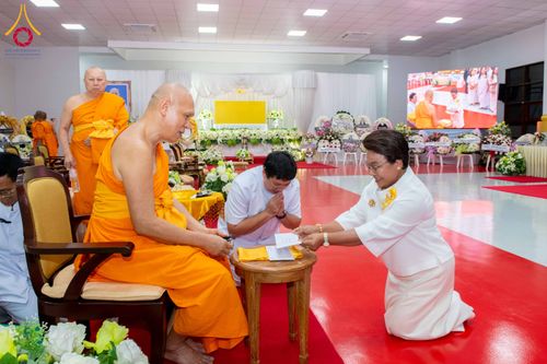 ภาพ No.314595:วันศุกร์ที่ 20 มีนาคม พ.ศ. 2569 พิธีบำเพ็ญกุศล คุณพ่อณรงค์ จินตมากุล โยมบิดา พระครูปลัดรัตนวีรวัฒน์ (รังสฤษดิ์ อิทฺธิจินตโก) ที่ปรึกษาเจ้าคณะจังหวัดปทุมธานี เจ้าอาวาสวัดพระธรรมกาย  ณ ห้องปลูกศรัทธา 2 วัดพระธรรมกาย ปทุมธานี