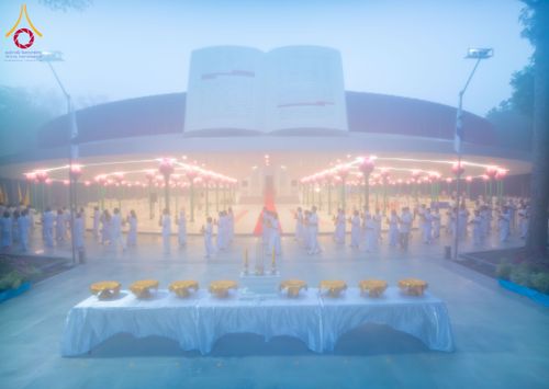 ภาพ No.298067:วันเสาร์ที่ 17 มกราคม พ.ศ. 2569 พิธีบรรพชาอุปสมบท โครงการอุปสมบทหมู่ บูชาธรรมครบ 117 ปี คุณยายอาจารย์มหารัตนอุบาสิกาจันทร์ ขนนกยูง  ณ อุโบสถพระไตรปิฎก วัดพระธรรมกาย