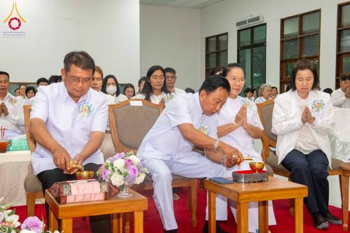 ภาพ No.316137:วันศุกร์ที่ 27 มีนาคม พ.ศ. 2569 พิธีบำเพ็ญกุศล คุณพ่อณรงค์ จินตมากุล  สิริอายุ 99 ปี 11 เดือน โยมบิดา พระครูปลัดรัตนวีรวัฒน์ (รังสฤษดิ์ อิทฺธิจินตโก) ที่ปรึกษาเจ้าคณะจังหวัดปทุมธานี เจ้าอาวาสวัดพระธรรมกาย  ณ ห้องปลูกศรัทธา 2 วัดพระธรรมกาย ปทุมธานี