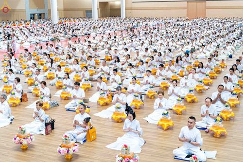 ภาพ No.343595:วันที่ 16 สิงหาคม พ.ศ.2569 พิธีถวายคิลานเภสัช และอุปกรณ์ทางการแพทย์ ณ ห้องแก้วสารพัดนึก2 วัดพระธรรมกาย