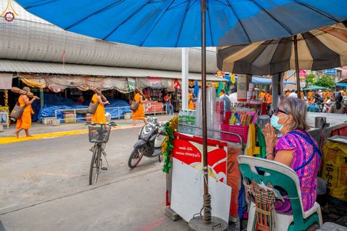 ภาพ No.69016:พิธีต้อนรับพระธรรมยาตรา ในโครงการธรรมยาตรากตัญญูบูชา มหาปูชนียาจารย์ พระมงคลเทพมุนี(สด จนฺทสโร) พระผู้ปราบมาร อนุสรณ์สถาน 7 แห่ง ปีที่ 11 วันที่ 3 มกราคม พ.ศ. 2566 ณ อนุสรณ์สถานมหาวิหารพระมงคลเทพมุนี จ.สุพรรณบุรี