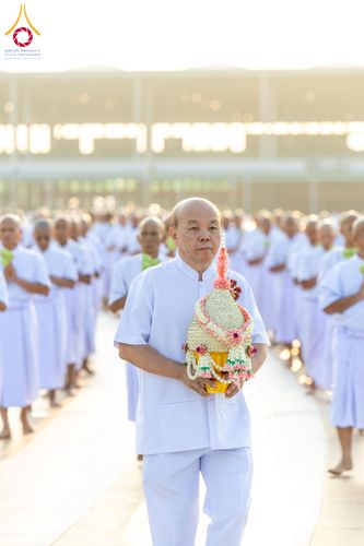 ภาพ No.320842:วันเสาร์ที่ 11 เมษายน พ.ศ.2569 พิธีเวียนประทักษิณ พิธีวันทาเจดีย์ โครงการอุปสมบทหมู่ บูชาธรรมหลวงพ่อธัมมชโย พ.ศ.2569 โครงการอุปสมบทหมู่ธรรมทายาท ระดับอุดมศึกษา รุ่น 53 (ภาคฤดูร้อน) ณ วัดพระธรรมกาย ปทุมธานี