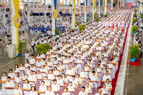 ภาพ No.345641:วันพฤหัสบดีที่ 27 สิงหาคม พ.ศ.2569 พิธีทอดผ้าป่าเพื่อถวายอุปกรณ์สื่อโสตทัศน์ อาคาร 82 ปี หลวงพ่อธัมมชโย พิธีทอดผ้าป่าสมทบกฐินวัดพระธรรมกาย และสมทบกฐิน 30,000 กว่าวัดทั่วไทย ครั้งที่ 1 ประจำปี พุทธศักราช 2569 ณ วัดพระธรรมกาย ปทุมธานี