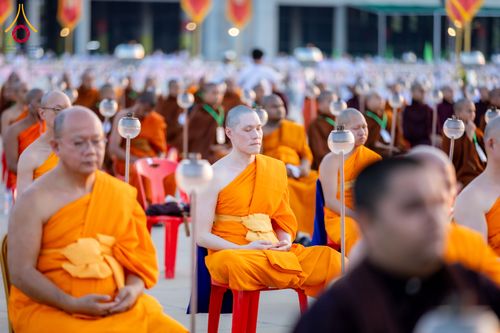 ภาพ No.312069:วันอังคารที่ 3 มีนาคม พ.ศ.2569 พิธีเวียนประทักษิณและจุดมาฆประทีป ณ ลานธรรมพระมหาธรรมกายเจดีย์ วัดพระธรรมกาย