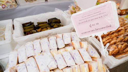 ภาพ No.73801:พิธีถวายภัตตาหารเป็นสังฆทาน แด่คณะพระธรรมยาตราฯ ในโครงการธรรมยาตรากตัญญูบูชา มหาปูชนียาจารย์ พระมงคลเทพมุนี(สด จนฺทสโร) พระผู้ปราบมาร อนุสรณ์สถาน 7 แห่ง ปีที่ 11 วันที่ 22 มกราคม พ.ศ. 2566