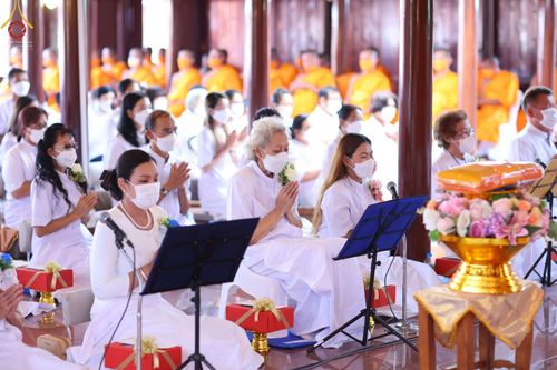 ภาพ No.71610:พระธรรมยาตรา ปฏิบัติศาสนกิจ ทำนุบำรุงศาสนสถาน, ปฏิบัติธรรม ร่วมกับชุมชน,นักเรียนเด็กดีวีสตาร์ และร่วมพิธีทอดผ้าป่าบำรุงศาสนสถาน ในโครงการธรรมยาตรากตัญญูบูชา มหาปูชนียาจารย์ พระมงคลเทพมุนี(สด จนฺทสโร) พระผู้ปราบมาร อนุสรณ์สถาน 7 แห่ง ปีที่ 11 ณ วัดสองพี่น