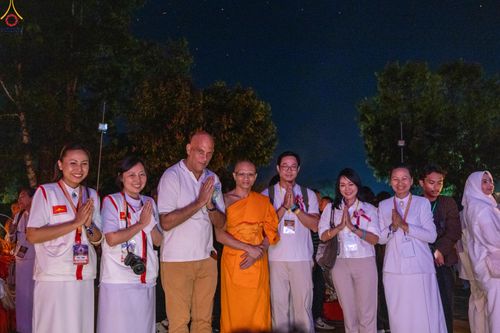 ภาพ No.333376:วันอาทิตย์ที่ 31 พฤษภาคม พ.ศ. 2569 MBMI ,WALUB , มูลนิธิธรรมกาย , การท่องเที่ยวและการบินแห่งอินโดนีเซีย (injourney destinations) , สหภาพพระธรรมทูตไทยในอินโดนีเซีย-แอฟริกา และเครือข่าย คณะสงฆ์มหายาน , วัชรยาน และเถรวาท ในอินโดนีเซีย ร่วมกันการจัดงานเฉลิมฉ