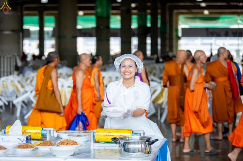 ภาพ No.323740:วันที่ 22 เมษายน พ.ศ.2569(วันคุ้มครองโลก) งานถวายมหาสังฆทาน 40,000 กว่าวัดทั่วประเทศ คณะสงฆ์ฉันภัตตาหารเพล