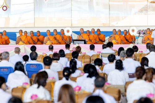 ภาพ No.66466:พิธีถวายอุปกรณ์เครื่องกันหนาว แด่คณะพระภิกษุ สามเณร วัดพระธรรมกาย วันเสาร์ที่ 10 ธันวาคม พ.ศ. 2565 ณ สภาธรรมกายสากล วัดพระธรรมกาย จ.ปทุมธานี