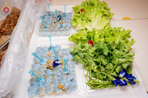 ภาพ No.303921:วันที่ 28 มกราคม พ.ศ. 2569 พิธีถวายภัตตาหารเป็นสังฆทาน แด่พระธรรมยาตรา ณ วัดพระธรรมกาย  จังหวัดปทุมธานี ในโครงการธรรมยาตรา กตัญญูบูชา มหาปูชนียาจารย์ พระมงคลเทพมุนี(สด จนฺทสโร) พระผู้ปราบมาร อนุสรณ์สถาน 7 แห่ง ปีที่ 14