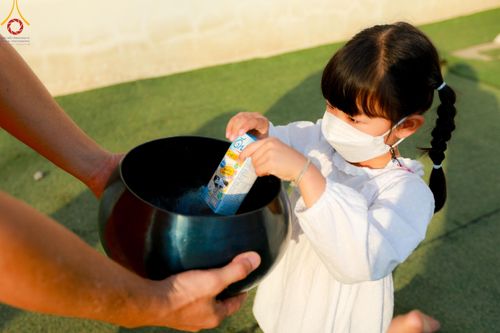 ภาพ No.116214:พิธีตักบาตรพระธรรมยาตรา ณ อนุสรณ์สถานลำดับที่ 4 สถานที่เกิดด้วยกายธรรม วัดโบสถ์(บน) จ.นนทบุรี วันที่ 21 มกราคม พ.ศ. 2567