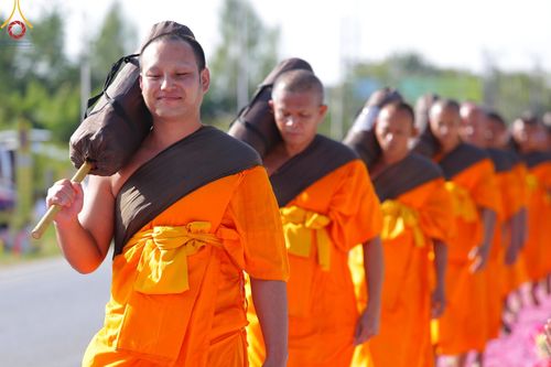 ภาพ No.193433:พิธีต้อนรับพระธรรมยาตรา ณ อนุสรณ์สถาน สถานที่เกิดในเพศสมณะ วัดสองพี่น้อง อำเภอสองพี่น้อง จังหวัดสุพรรณบุรี ในโครงการธรรมยาตรา กตัญญูบูชา มหาปูชนียาจารย์ พระมงคลเทพมุนี(สด จนฺทสโร) พระผู้ปราบมาร อนุสรณ์สถาน 7 แห่ง ปีที่ 13 วันที่ 11 มกราคม พ.ศ. 2568
