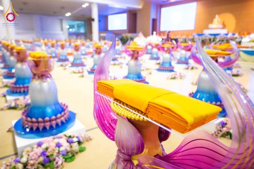 ภาพ No.134478:พิธีทอดผ้าป่าสมทบ มหาสังฆทาน 10,000 วัด ทั่วไทย วันอาทิตย์ต้นเดือนที่ 7 เมษายน พ.ศ.2567 ณ ห้องแก้วสารพัดนึก 1 สภาธรรมกายสากล  วัดพระธรรมกาย จ.ปทุมธานี