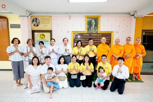 ภาพ No.242061:วันอาทิตย์ที่ 31 สิงหาคม พ.ศ. 2568 พิธีทำบุญแด่คณะสงฆ์ 122 รูป ฉลอง 121 ปี อำเภอคลองหลวง จ.ปทุมธานี เพื่อนำส่งช่วยเหลือคณะสงฆ์ 323 วัด 4 จังหวัดชายแดนภาคใต้ และช่วยเหลือประชาชนจากเหตุปะทะ แนวชายแดนไทย-กัมพูชา ณ บริเวณหน้าที่ว่าการอำเภอคลองหลวง 