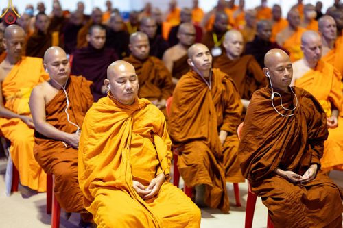 ภาพ No.207408:พิธีตักบาตร และปฏิบัติธรรมช่วงสาย ในวันมาฆบูชา วันพุธที่ 12 กุมภาพันธ์ พ.ศ. 2568 ณ วัดพระธรรมกาย จังหวัดปทุมธานี