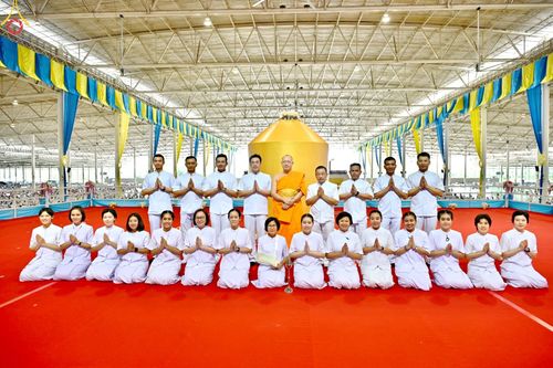 ภาพ No.87014:พิธีตักบาตร , พิธีบูชาข้าวพระ , พิธีจุดเทียนใจ ไฟนิรันดร์ อนันตชัย ในวันอาทิตย์ต้นเดือน 3 กันยายน พ.ศ. 2566 ณ วัดพระธรรมกาย