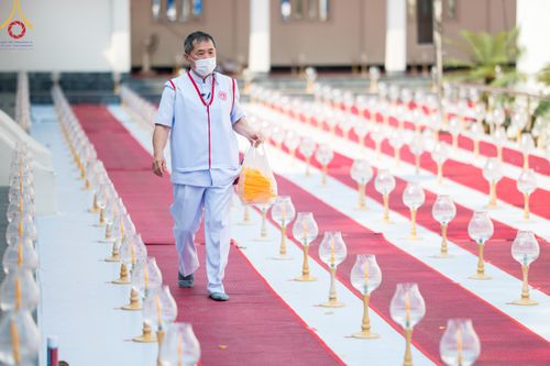 ภาพ No.117127:V.16 เป็นทีม การเตรียมงาน เก็บงาน การรับบุญของเจ้าหน้าที่หน่วยงานต่างๆ เพื่อโครงการธรรมยาตรา กตัญญูบูชามหาปูชนียาจารย์ พระมงคลเทพมุนี (สด จนฺทสโร) พระผู้ปราบมาร อนุสรณ์สถาน 7 แห่ง ปีที่ 12 ระหว่างวันที่ 2 - 31 มกราคม พ.ศ. 2567