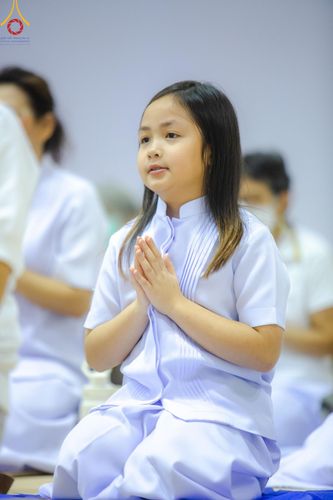 ภาพ No.139240:พิธีตักบาตร , พิธีบูชาข้าวพระ ณ ห้องแก้วสารพัด 1 สภาธรรมกายสากล วัดพระธรรมกาย วันอาทิตย์ต้นเดือนที่ 2 มิถุนายน พ.ศ. 2567