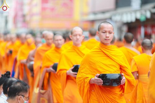 ภาพ No.126218:พิธีทำบุญเมืองนครราชสีมา ฉลอง 556 ปี ตักบาตรพระ 10,000 รูป ในวันเสาร์ที่ 2 มีนาคม พ.ศ.2567 ณ อนุสาวรีย์ท้าวสุรนารี จ.นครราชสีมา จัดโดย คณะสงฆ์จังหวัดนครราชสีมา ร่วมกับสำนักงานจังหวัดนครราชสีมา