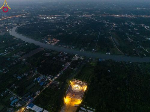 ภาพ No.108036:พิธีต้อนรับพระธรรมยาตรา ในโครงการธรรมยาตรากตัญญูบูชา มหาปูชนียาจารย์ พระมงคลเทพมุนี(สด จนฺทสโร) พระผู้ปราบมาร อนุสรณ์สถาน 7 แห่ง ปีที่ 12 วันที่ 7 มกราคม พ.ศ. 2567 ณ อนุสรณ์สถานคลองบางนางแท่น  อ.สามพราน จ.นครปฐม