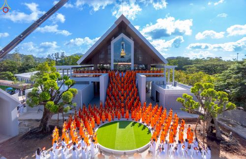 ภาพ No.248894:วันที่ 20 กันยายน พ.ศ. 2568 พิธีอัญเชิญรูปหล่อหลวงปู่วัดปากน้ำ ภาษีเจริญ จากวัดมงคลนิมิตร พระอารามหลวง เพื่อประดิษฐาน ณ วิหารพระมงคลเทพมุนี (สด จนฺทสโร)  ศูนย์ปฏิบัติธรรมภูเก็ต จ.ภูเก็ต