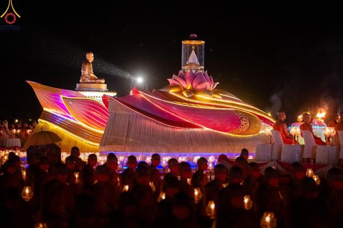 ภาพ No.118345:พิธีจุดประทีปถวายเป็นพุทธบูชา และบูชาธรรมมหาปูชนียาจารย์ พระมงคลเทพมุนี(สด จนฺทสโร) วันที่ 24 มกราคม พ.ศ. 2567 ณ อนุสรณ์สถานบางปลา อ.บางเลน จ.นครปฐม