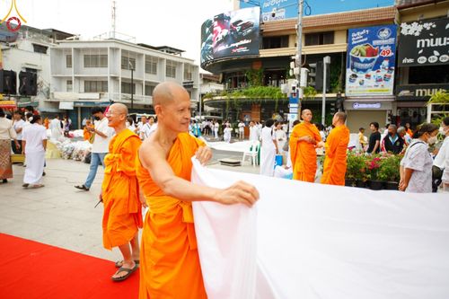 ภาพ No.126932:V.30 เต็มที่ เพื่อโคราช การเตรียมงาน ปฏิบัติงาน และเก็บงาน ของเจ้าหน้าที่หน่วยงานต่างๆ ทุกภาคส่วน เพื่อพิธีทำบุญเมืองนครราชสีมา ฉลอง 556 ปี ตักบาตรพระ 10,000 รูป ในวันเสาร์ที่ 2 มีนาคม พ.ศ.2567 ณ อนุสาวรีย์ท้าวสุรนารี จ.นครราชสีมา จัดโดย คณะสงฆ์จังหวัดนค