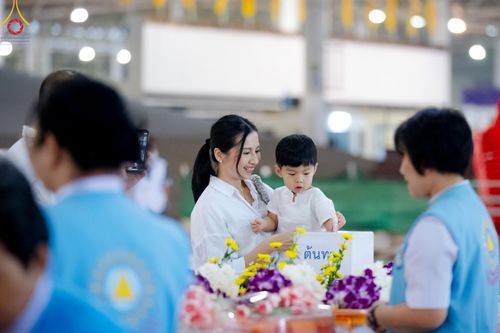 ภาพ No.207394:พิธีตักบาตร และปฏิบัติธรรมช่วงสาย ในวันมาฆบูชา วันพุธที่ 12 กุมภาพันธ์ พ.ศ. 2568 ณ วัดพระธรรมกาย จังหวัดปทุมธานี