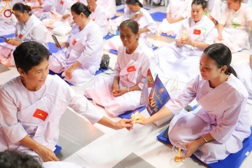 ภาพ No.158434:โครงการอบรมอุบาสก อุบาสิกาแก้ว  ตัวแทนทอดกฐิน 30,000 วัด ทั่วไทย บูชาธรรม 80 ปี หลวงพ่อธัมมชโย ระหว่างวันที่ 20-22 กันยายน พ.ศ. 2567 ณ จังหวัดบุรีรัมย์ รุ่นที่ 3