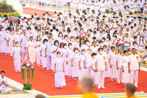 ภาพ No.87000:พิธีตักบาตร , พิธีบูชาข้าวพระ , พิธีจุดเทียนใจ ไฟนิรันดร์ อนันตชัย ในวันอาทิตย์ต้นเดือน 3 กันยายน พ.ศ. 2566 ณ วัดพระธรรมกาย