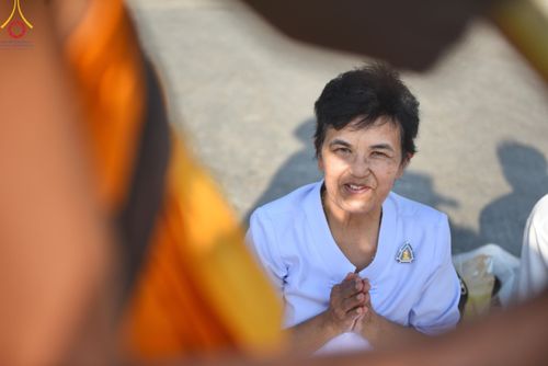 ภาพ No.110549:พิธีต้อนรับพระธรรมยาตรา ในโครงการธรรมยาตรากตัญญูบูชา มหาปูชนียาจารย์ พระมงคลเทพมุนี(สด จนฺทสโร) พระผู้ปราบมาร อนุสรณ์สถาน 7 แห่ง ปีที่ 12 วันที่ 11 มกราคม พ.ศ. 2567 ณ อนุสรณ์สถานลำดับที่ 3 สถานที่เกิดใหม่ในเพศสมณะ วัดสองพี่น้อง จ.สุพรรณบุรี