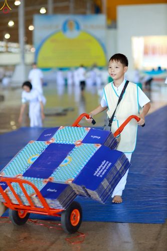 ภาพ No.264011:วันอาทิตย์ที่ 2 พฤศจิกายน พ.ศ. 2568 พิธีตักบาตรอาทิตย์ต้นเดือน ณ บ้านแก้วเรือนทองคุณยายฯ วัดพระธรรมกาย