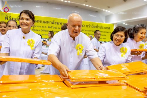 ภาพ No.215550:วันอาทิตย์ต้นเดือนที่ 6 เมษายน พ.ศ. 2568 ขบวนอัญเชิญผ้าป่าสมทบ มหาสังฆทาน 40,000 กว่าวัดทั่วประเทศ ณ สภาธรรมกายสากล วัดพระธรรมกาย