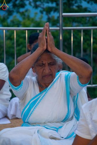 ภาพ No.141208:PhotoStory มหาศรัทธา ธรรมยาตราศรีลังกา EP.6 พิธีจุดวิสาขประทีป 6 วัด ถวายเป็น พุทธบูชา  โครงการสยาม-ลังกา ธรรมยาตรา  ฉลองเทศกาลวิสาขบูชาแห่งชาติ ศรีลังกา  บูชาธรรม 80 ปี หลวงพ่อธัมมชโย วันที่ 16 พฤษภาคม พ.ศ. 2567