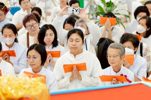 ภาพ No.223901:วันอาทิตย์ที่ 11 พฤษภาคม พ.ศ. 2568 พิธีอุปสมบทสามเณรเปรียญธรรมอุปสมบทอุทิศชีวิต 9 รูป อุบาสก 1 ท่าน ณ อุโบสถพระไตรปิฏกวัดพระธรรมกาย