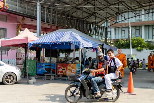 ภาพ No.117113:V.16 เป็นทีม การเตรียมงาน เก็บงาน การรับบุญของเจ้าหน้าที่หน่วยงานต่างๆ เพื่อโครงการธรรมยาตรา กตัญญูบูชามหาปูชนียาจารย์ พระมงคลเทพมุนี (สด จนฺทสโร) พระผู้ปราบมาร อนุสรณ์สถาน 7 แห่ง ปีที่ 12 ระหว่างวันที่ 2 - 31 มกราคม พ.ศ. 2567