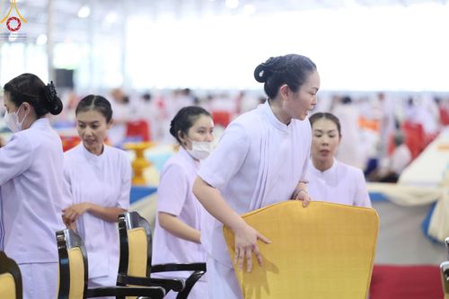 ภาพ No.59800:V.39 ทุ่มสุดใจ ธรรมชัย 80 ปี การเตรียมงาน การปฏิบัติงาน ของเจ้าหน้าที่หน่วยงานต่างๆ เพื่อพิธีฉลองอายุวัฒนมงคล 80 ปี หลวงพ่อธัมมชโย และรับถวายมหาสังฆทาน 10,000 กว่าวัดทั่วประเทศ ในวันคุ้มครองโลก จันทร์ที่ 22 เมษายน พ.ศ. 2567