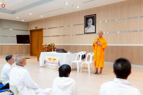 ภาพ No.242401:วันที่ ๒๙ - ๓๑ สิงหาคม พ.ศ. ๒๕๖๘ สัมมนารวมใจผู้นำบุญ บูชาธรรม ๘๑ ปี  หลวงพ่อธัมมชโย รุ่นที่ ๒ กฐินสามัคคีทั่วไทย ๓๐,๐๐๐ วัด โครงการอุปสมบทบูชาธรรมมหาปูชนียาจารย์  ๓,๐๐๐ รูป