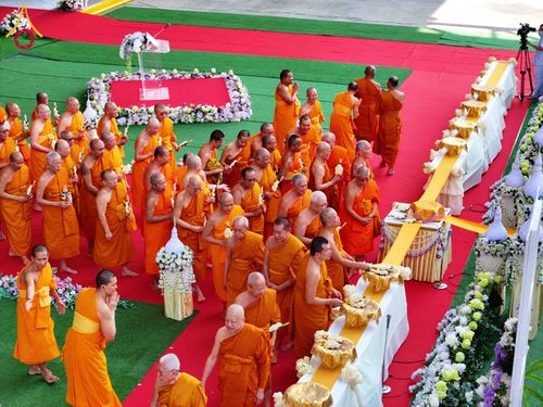 ภาพ No.316641:วันอาทิตย์ที่ 29 มีนาคม พ.ศ. 2569 พิธีทอดผ้าบังสุกุลและพิธีชำระร่าง โยมพ่อณรงค์ จินตมากุล  สิริอายุ 99 ปี 11 เดือน โยมบิดา พระครูปลัดรัตนวีรวัฒน์ (รังสฤษดิ์ อิทฺธิจินตโก) ที่ปรึกษาเจ้าคณะจังหวัดปทุมธานี เจ้าอาวาสวัดพระธรรมกาย  ณ ฌาปนสถานชั่วคราว ทางเข้า 