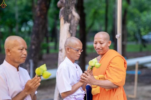ภาพ No.333722:วันเสาร์ที่ 13 มิถุนายน พ.ศ.2569 พิธีเวียนประทักษิณ , พิธีวันทาสีมา , วันทาพระประธาน , พิธีขอขมาและมอบผ้าไตร โครงการอุปสมบทหมู่ผู้บริหาร รุ่นที่ 16 , โครงการอุปสมบทหมู่ธรรมทายาท ระดับอุดมศึกษา รุ่นที่ 53 (ภาคฤดูฝน) ณ โบสถ์พระไตรปิฏก วัดพระธรรมกาย