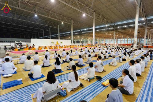 ภาพ No.306226:วันที่ 30 มกราคม พ.ศ. 2569 พิธีถวายภัตตาหารเป็นสังฆทาน แด่พระธรรมยาตรา ณ วัดพระธรรมกาย  จังหวัดปทุมธานี ในโครงการธรรมยาตรา กตัญญูบูชา มหาปูชนียาจารย์ พระมงคลเทพมุนี(สด จนฺทสโร) พระผู้ปราบมาร อนุสรณ์สถาน 7 แห่ง ปีที่ 14